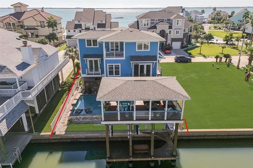 936 Long Reach Dr, Tiki Island, TX, 77554-2845 | Card Image