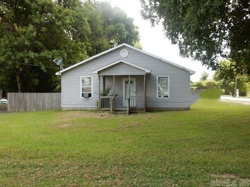 427 E Main St, Steele, MO, 63877-1533 | Card Image