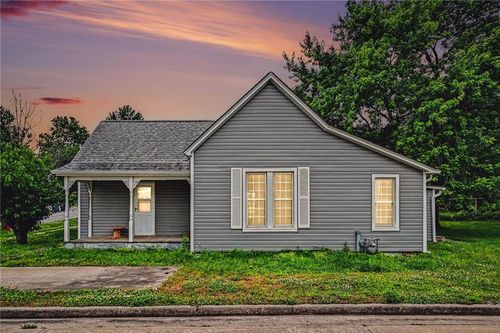 308 S Bridge St, Smithville, MO, 64089-9359 | Card Image