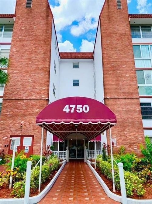 420-4750 Nw 22nd Ct, Lauderhill, FL, 33313-3461 | Card Image