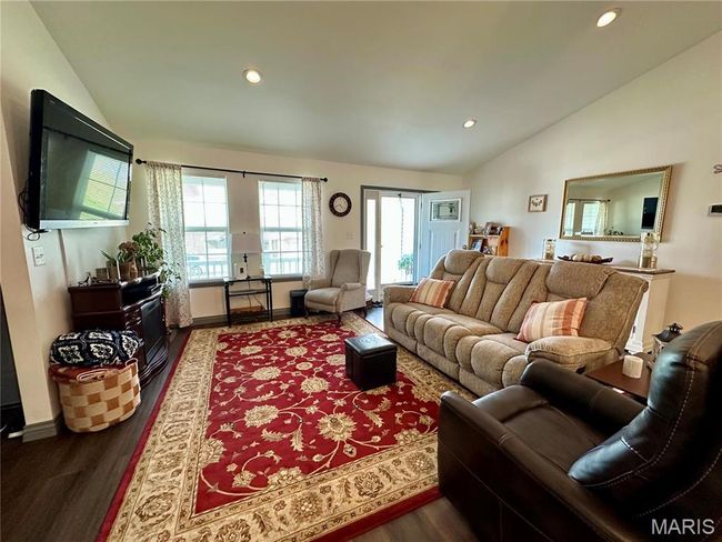 302 Mossman Ln, House other with 3 bedrooms, 2 bathrooms and 2 parking in Rolla MO | Image 4