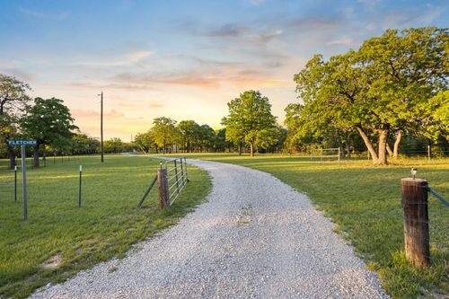 1036 Ten Box Rd, Sunset, TX, 76270-6682 | Card Image