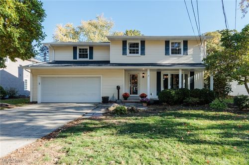 30334 Manhasset Dr, Bay Village, OH, 44140-1151 | Card Image