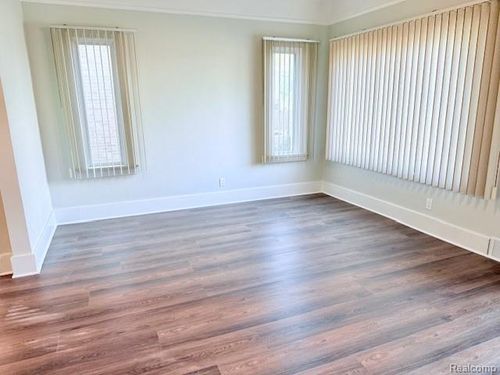 181 Navajo Ave, Pontiac, MI, 48341-2028 | Card Image