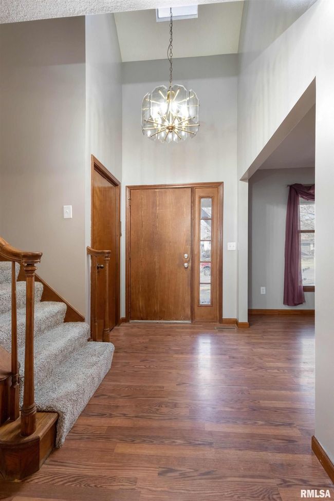 4325 Aspen Hills Cir, House other with 4 bedrooms, 3 bathrooms and null parking in Bettendorf IA | Image 5