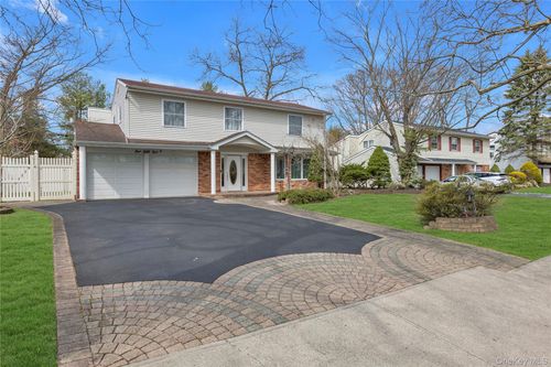 154 Alexander Ave, Nesconset, NY, 11767-1602 | Card Image