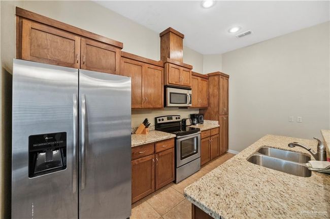 APT-9 - 2715 Mimosa St, Condo with 3 bedrooms, 2 bathrooms and null parking in Mission TX | Image 8