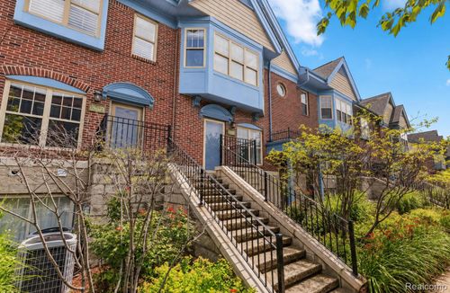 2520 Woodward Ave, Detroit, MI, 48201-3027 | Card Image