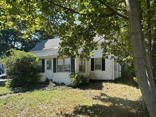 214 Vernon St, Wakefield, MA, 01880-1952 | Card Image