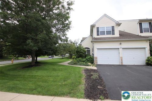 2 Cobblestone Dr, Easton, PA, 18045-7470 | Card Image