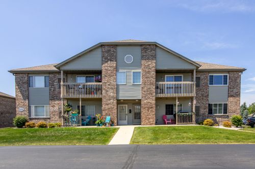 S75W16910 Gregory Dr, Muskego, WI, 53150-8674 | Card Image