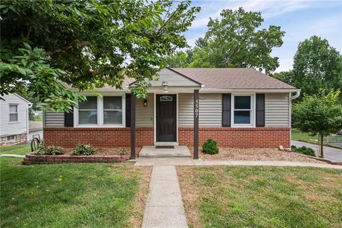 5507 Cody St, Shawnee, KS, 66203-2211 | Card Image
