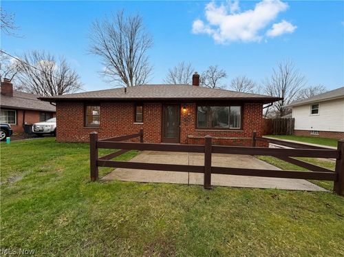 4506 Silverdale Rd, North Olmsted, OH, 44070-2623 | Card Image