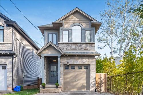 235 Mead Ave, Hamilton, ON, L8H3V6 | Card Image