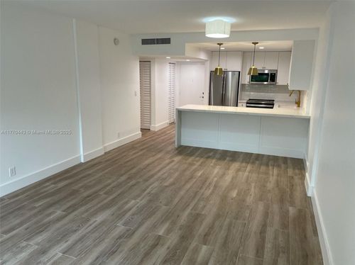 apt-101-100 Edgewater Dr, Coral Gables, FL, 33133-6937 | Card Image