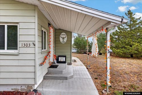 1303 S Jackson St, Casper, WY, 82601-3980 | Card Image