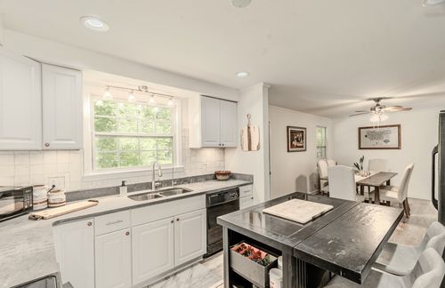 221 Downer Dr, Clarksville, TN, 37042-6252 | Card Image