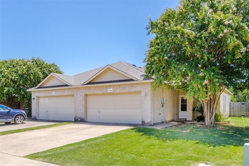 404 Blake Ln, Midlothian, TX, 76065-9406 | Card Image