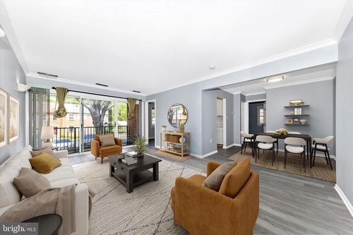 201-884 College Pkwy, ROCKVILLE, MD, 20850-1949 | Card Image