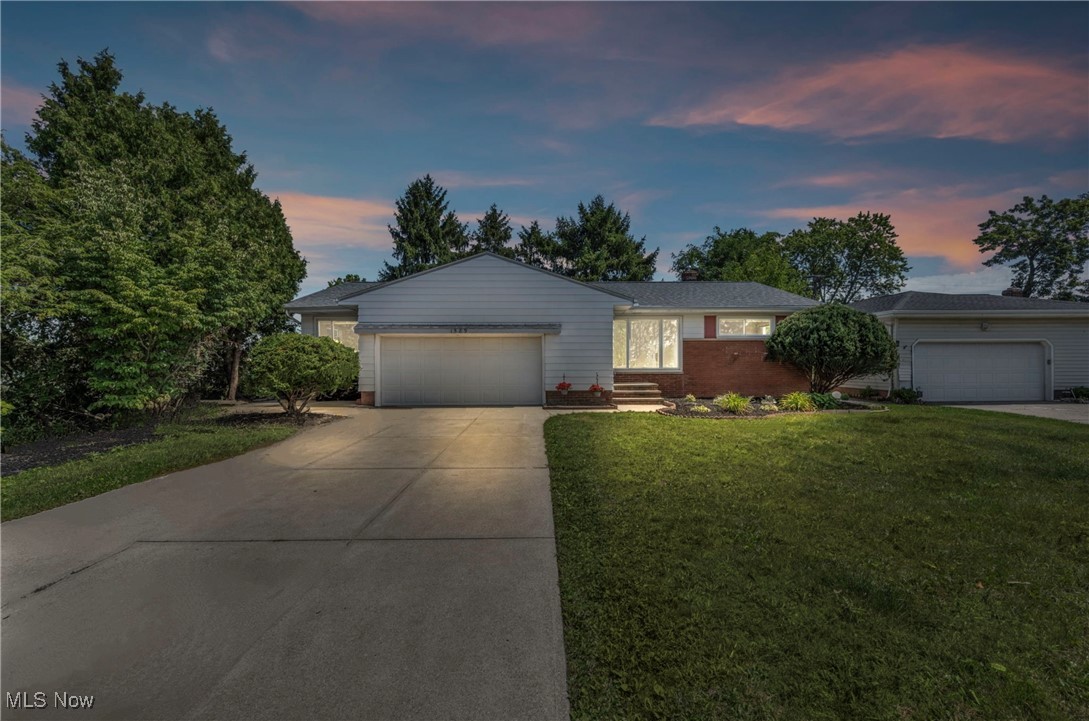 Mallard Dr, Mayfield Hts, OH 44124