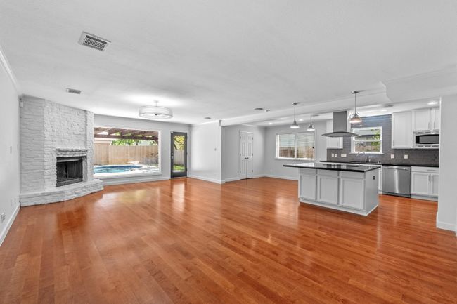 6520 Heron Dr, House other with 4 bedrooms, 3 bathrooms and 2 parking in Austin TX | Image 4