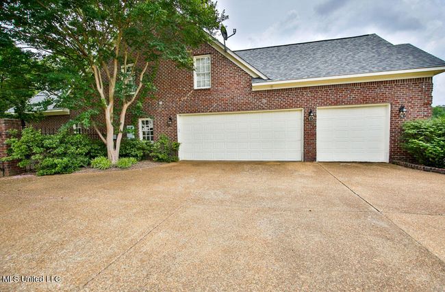 3 Car Garage | Image 5