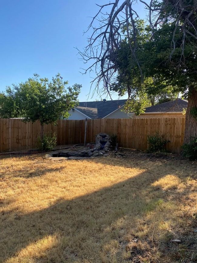 2305 30 Th St, House other with 3 bedrooms, 2 bathrooms and 1 parking in Snyder TX | Image 15