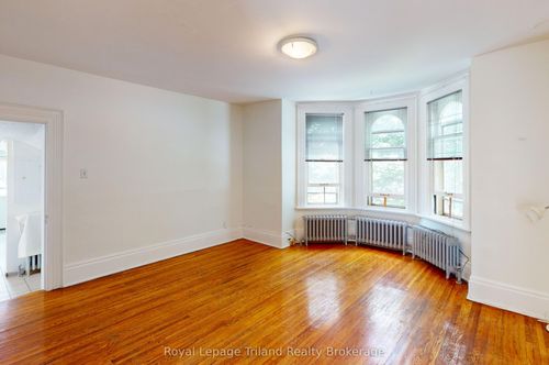 upper-1bed-52 Wellington Street S, Woodstock, ON, N4S3H6 | Card Image