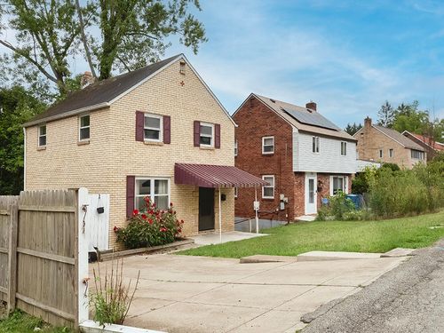 751 Parkway Ave, Penn Hills, PA, 15235-4160 | Card Image