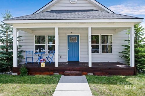 220 Garnet Ave E, Fairfield, ID, 83327 | Card Image