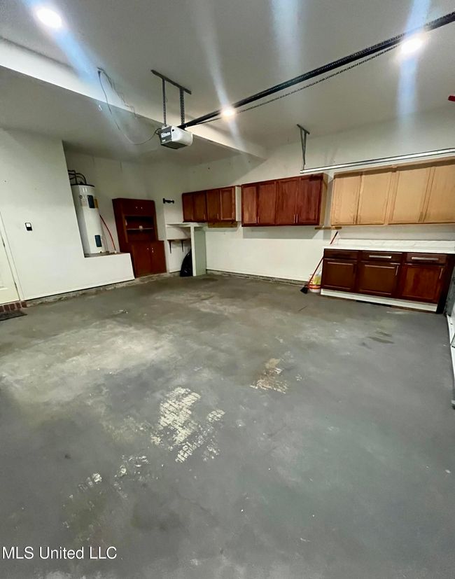 Garage | Image 31