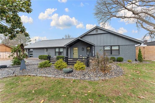 1102 Nw 11th St, Bentonville, AR, 72712-4118 | Card Image