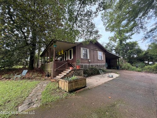 818 S Cleveland Ext, Brookhaven, MS, 39601-3742 | Card Image