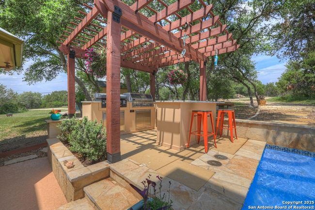 172 River Chase Dr, House other with 4 bedrooms, 3 bathrooms and null parking in New Braunfels TX | Image 4