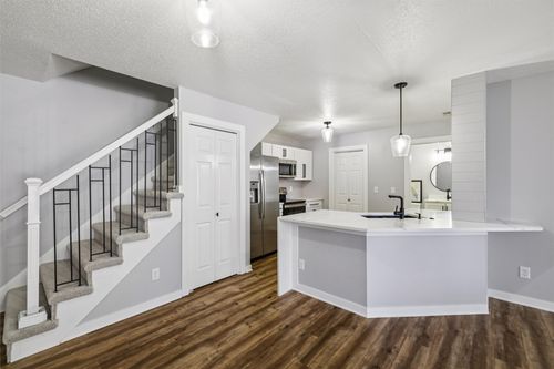 unit-407-811 Burr Oaks Dr, West Des Moines, IA, 50266-6656 | Card Image