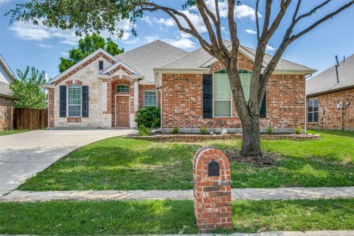 303 Ravenna Rd, Lake Dallas, TX, 75065-2389 | Card Image