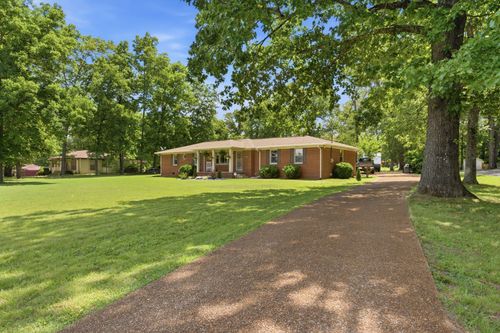 4121 Hunters Point Pike, Lebanon, TN, 37087-1126 | Card Image