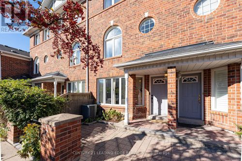 36-18 Clark Avenue, Vaughan (Crestwood-Springfarm-Yorkhill), ON, L4J8H1 | Card Image
