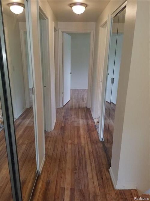 6136 Flowerday Dr, Mount Morris, MI, 48458-2812 | Card Image