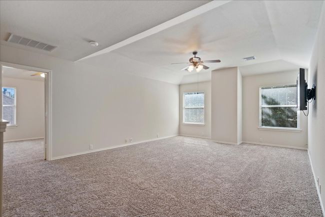 Upstairs living area | Image 27