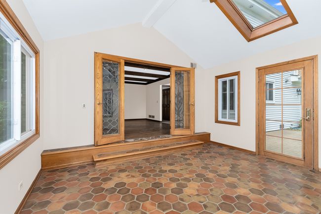 1280 W Bauer Rd, Home with 5 bedrooms, 3 bathrooms and 4 parking in Naperville IL | Image 7
