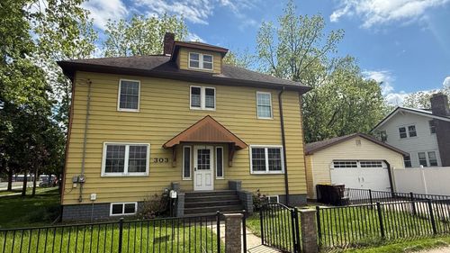 303 W Washington St, Saint Louis, MI, 48880-1449 | Card Image