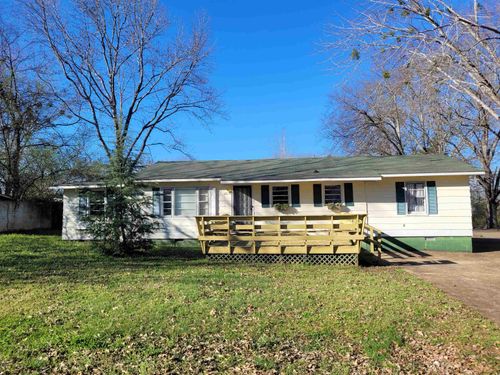 135 Beech St, Savannah, TN, 38372-2108 | Card Image