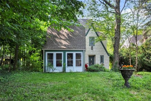 3396 Mayfield Rd, Cleveland Heights, OH, 44118-1346 | Card Image