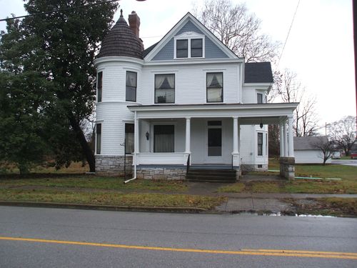 308 S Main St, Lawrenceburg, KY, 40342-1284 | Card Image