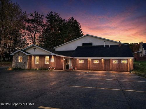 3130 Memorial Hwy, Dallas, PA, 18612-9202 | Card Image