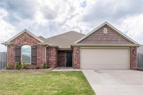 4511 W Wales Dr, Fayetteville, AR, 72704-5040 | Card Image