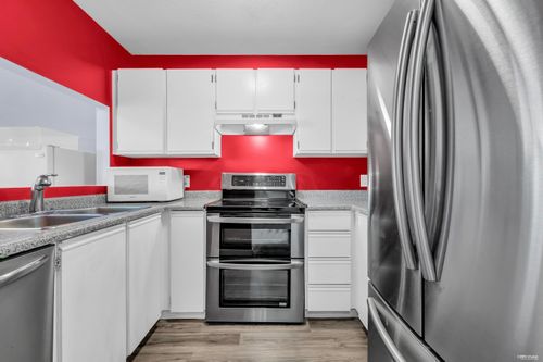 115-918 Roderick Ave, Coquitlam, BC, V3K1R1 | Card Image