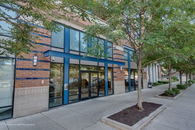 609 - 511 W Division Street, Condo with 2 bedrooms, 1 bathrooms and 1 parking in Chicago IL | Image 2