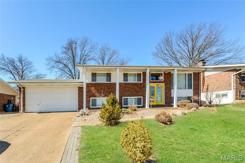 4243 Ashwick Ter, Saint Louis, MO, 63128-1901 | Card Image